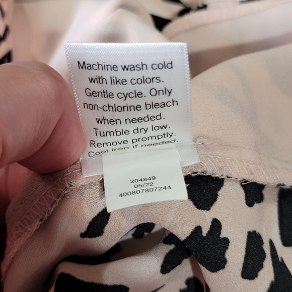 Nine West Tank Top Womens Size 2X Beige Animal Print Polyester Sleeveless V Neck - Picture 9 of 9